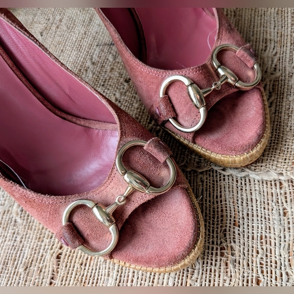 Gucci • Pink Champagne / Rose Suede Peep Toe Platform Pumps - Picture 3 of 7